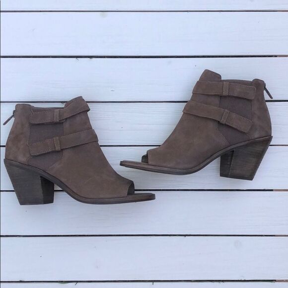 NEW Eileen Fisher Peep Toe Ankle Boots Taupe size 7.5 - Picture 2 of 10